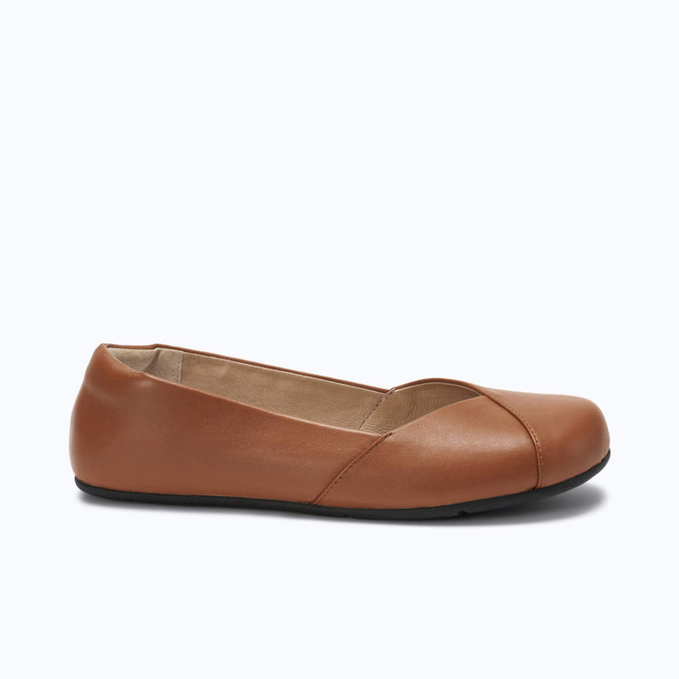 Xero Shoes Phoenix - Women Shoe in Brown with Toe Facing Right